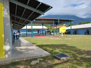 Gobernador Leonardo Intoci y Viceministro Willian Gil entregan rehabilitada y dotada la E.B “Ezequiel Zamora”