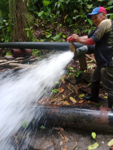 Instalan accesorios para optimizar la presión de agua en Las Lajas